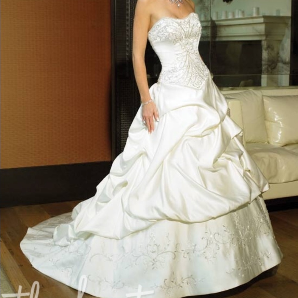 Maggie Sorrento Wedding Gown