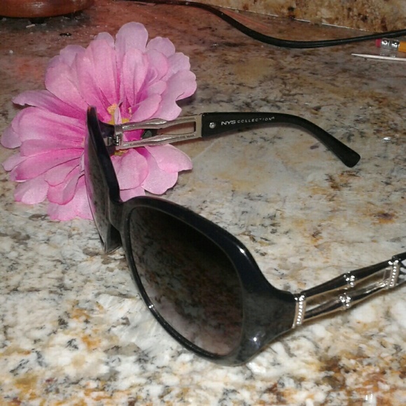 Hott Sunglasses - Picture 1 of 3