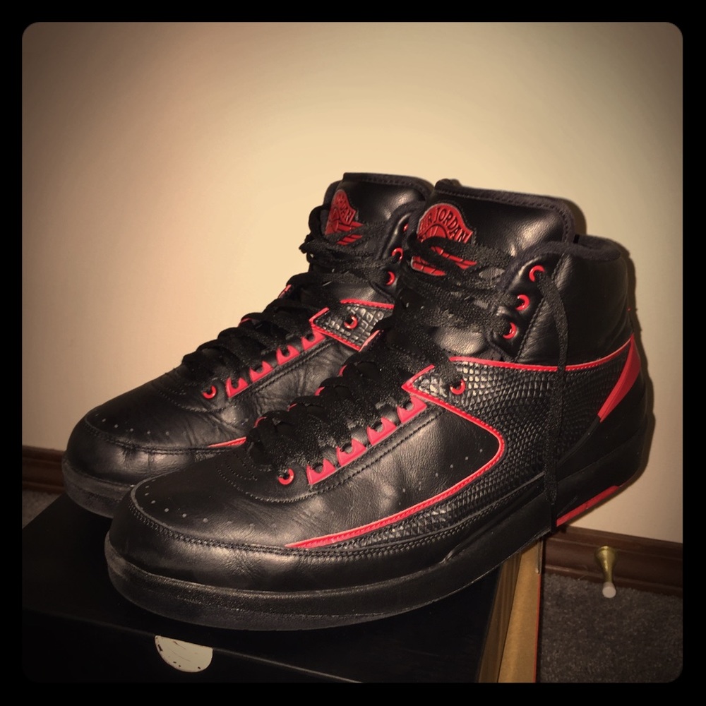 Air Jordan Retro 2's
