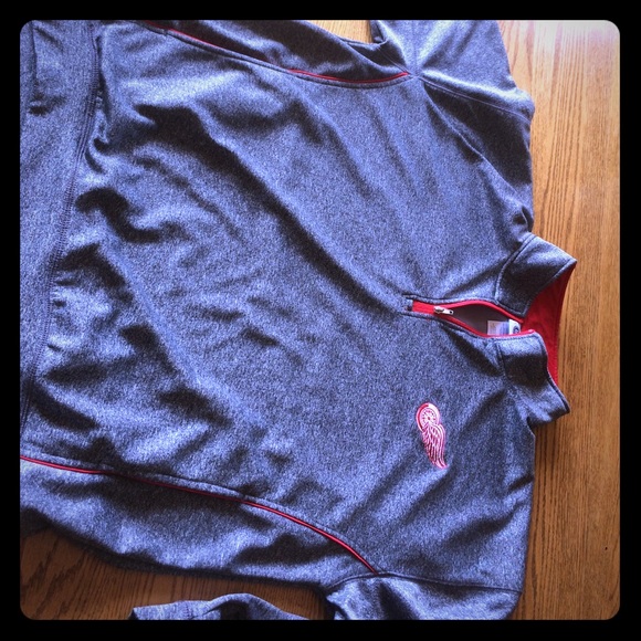 Red wings pullover - Picture 2 of 4