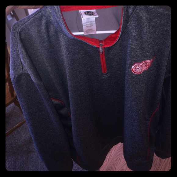 Red wings pullover - Picture 3 of 4