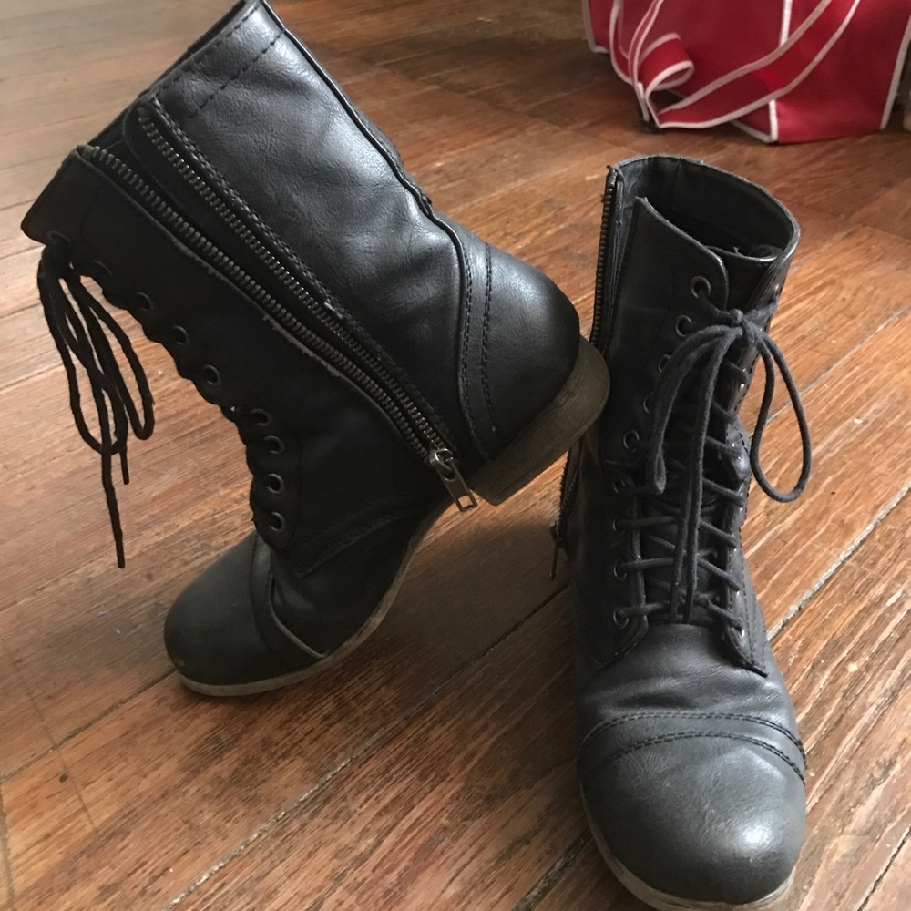 Black combat boots - Picture 2 of 3