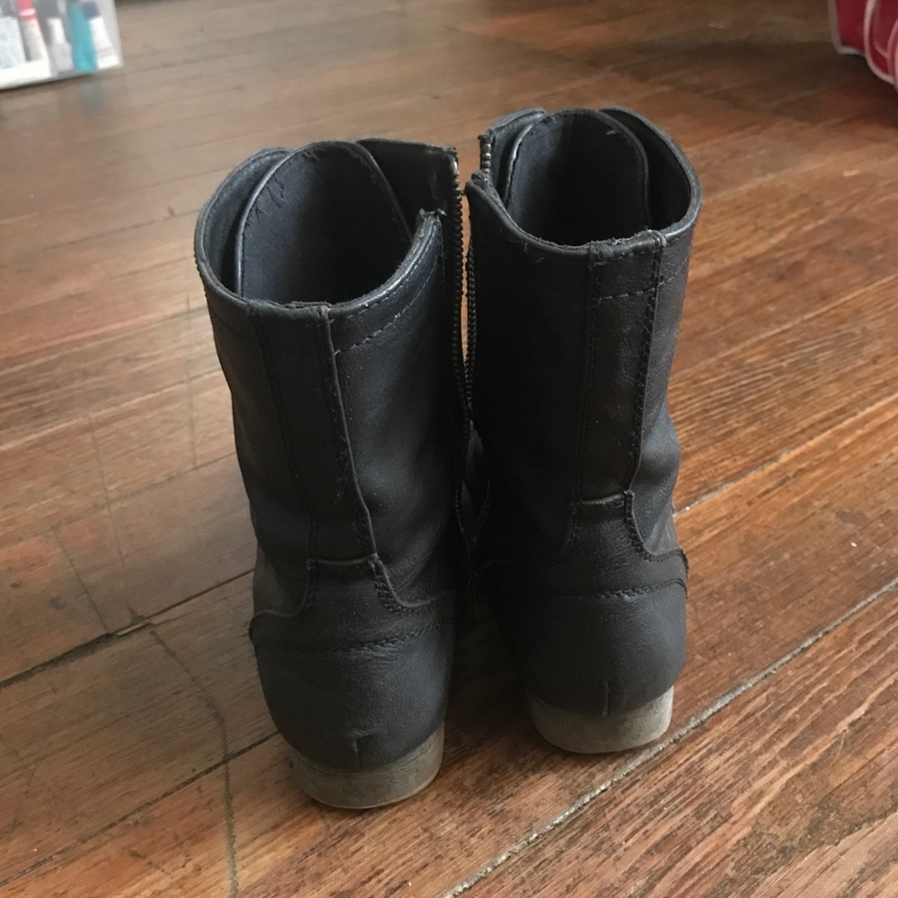 Black combat boots - Picture 3 of 3