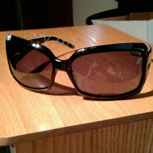 LAST CHANCE ...VERA BRADLEY  Sunglasses