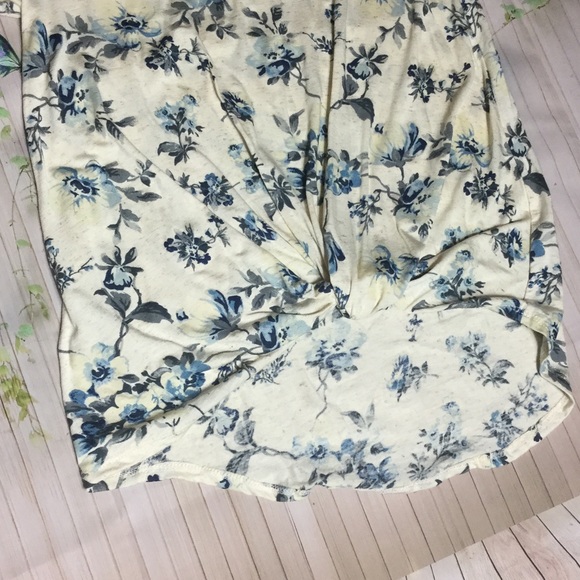 Last one! Floral tie knot tee sz S and M NWT - Picture 5 of 5