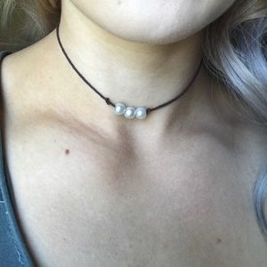 Pearl choker