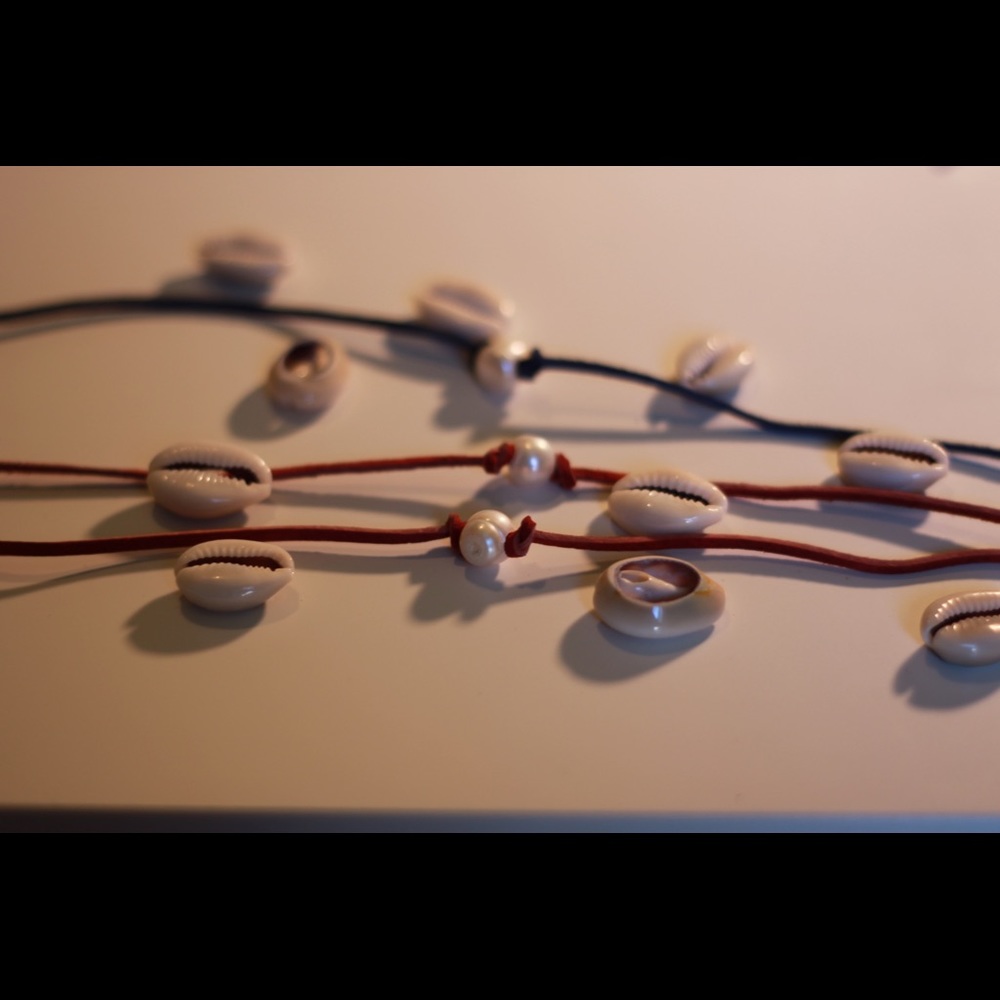 Suede pearl choker