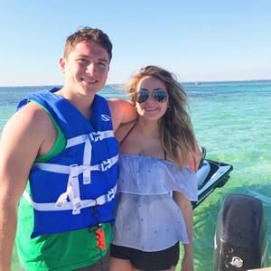 Meet your Posher, Yajahira