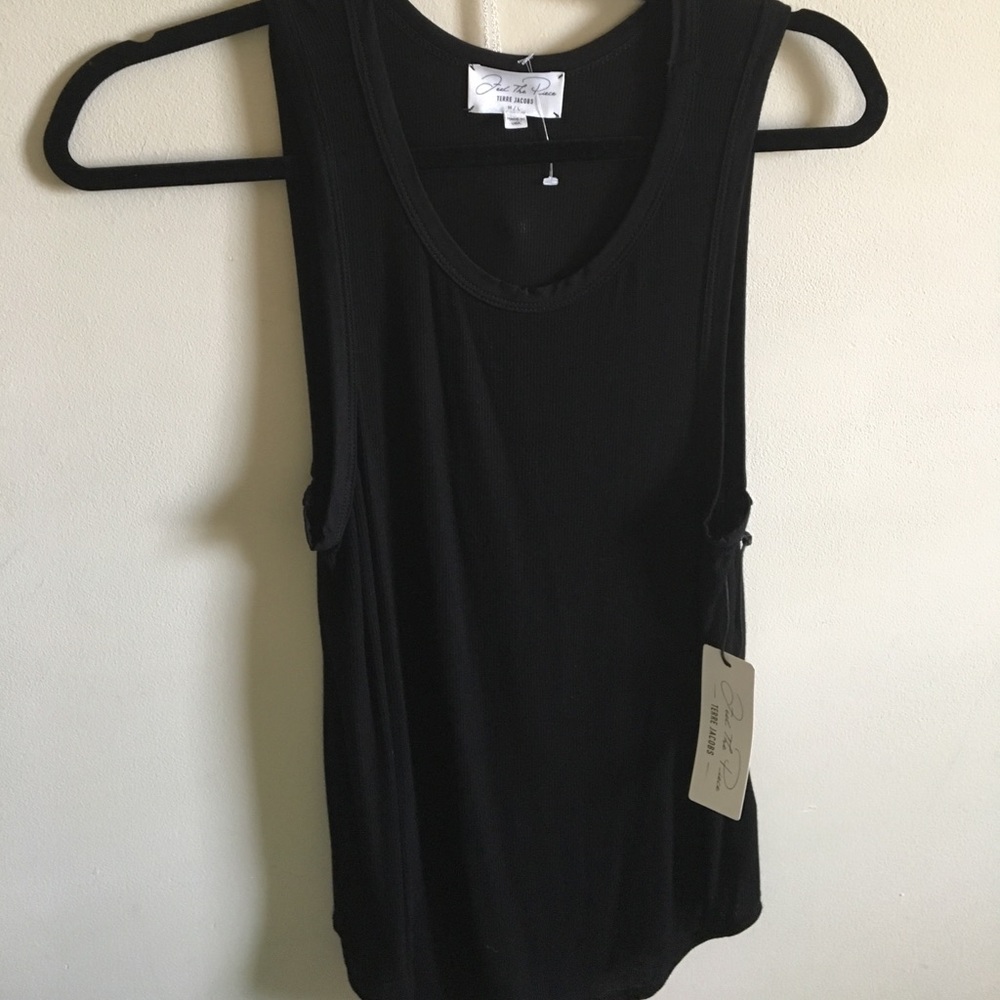 free the piece black tank size M/L