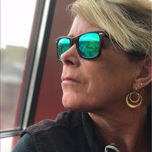 Meet your Posher, Gillian