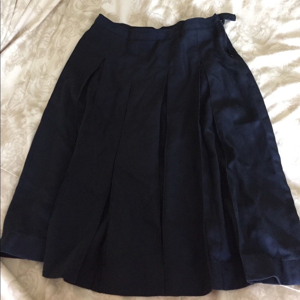 Lands End pleated uniform skirt