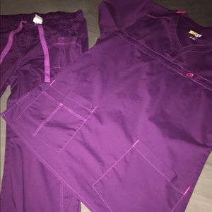 Wonder wink scrubs set