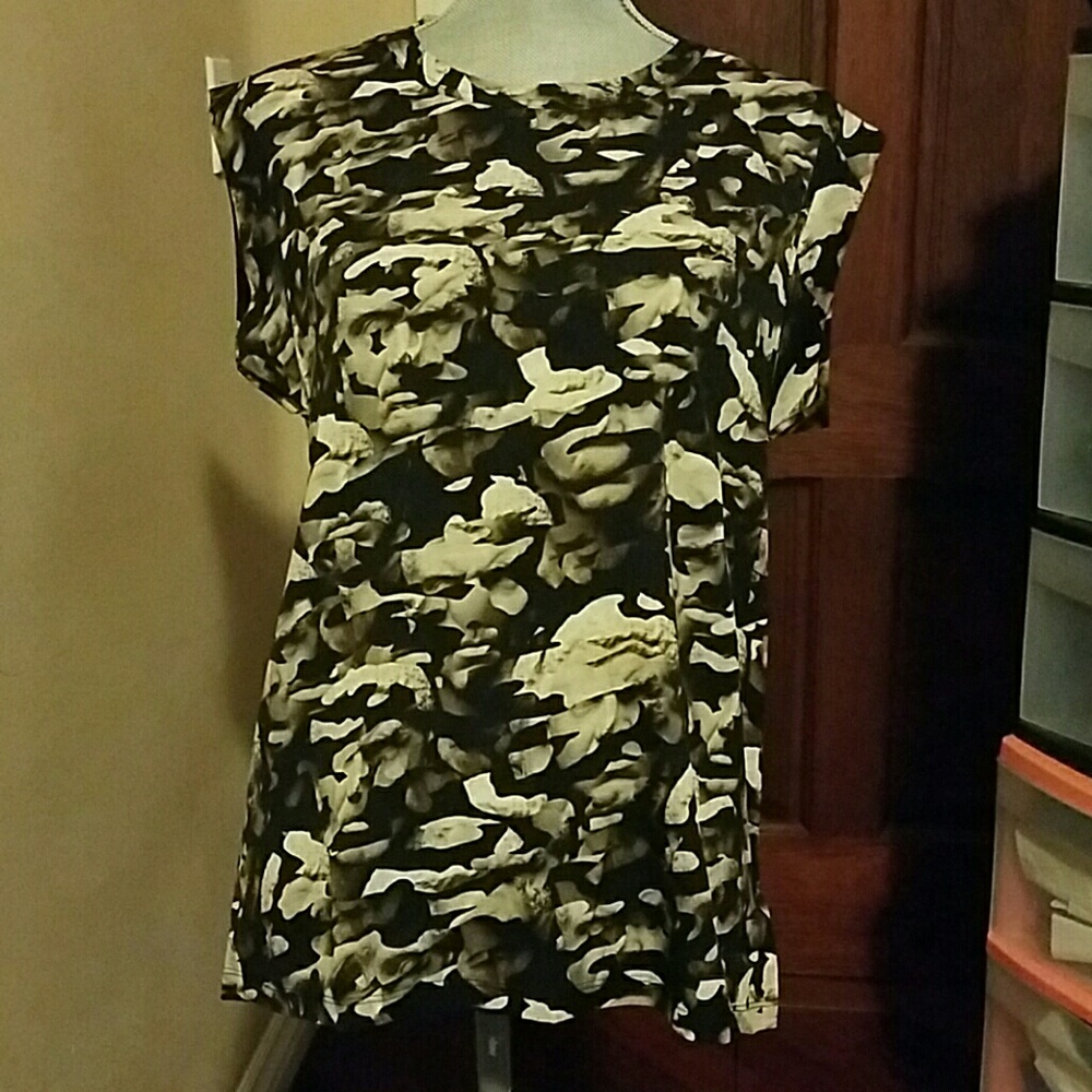 Beautiful and sporty camouflage top