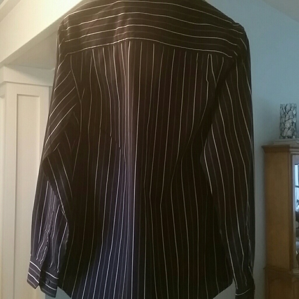 Axist  Button Down - Picture 3 of 3