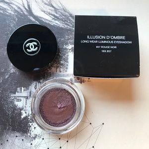 CHANEL Ilusion D'Ombre LE 857 Rouge Noir