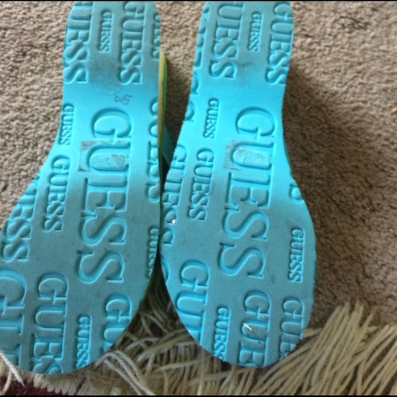 GUESS SHOES 👠 - Picture 3 of 3
