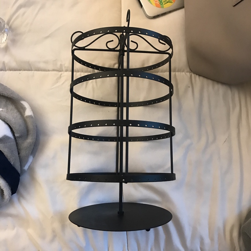 Earring spinner