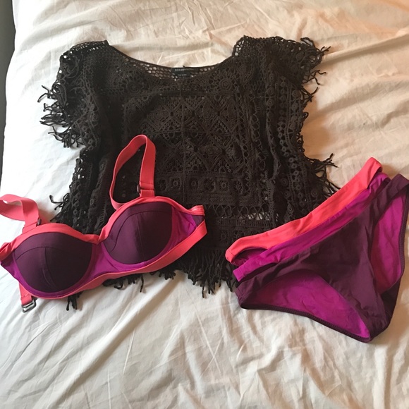 BCBG Fringe Crochet Top - Picture 4 of 4