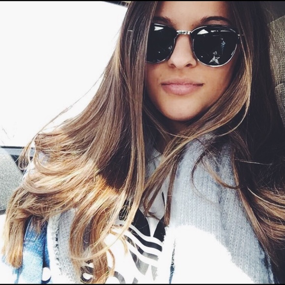 Meet your Posher, Alyssa - Picture 1 of 1