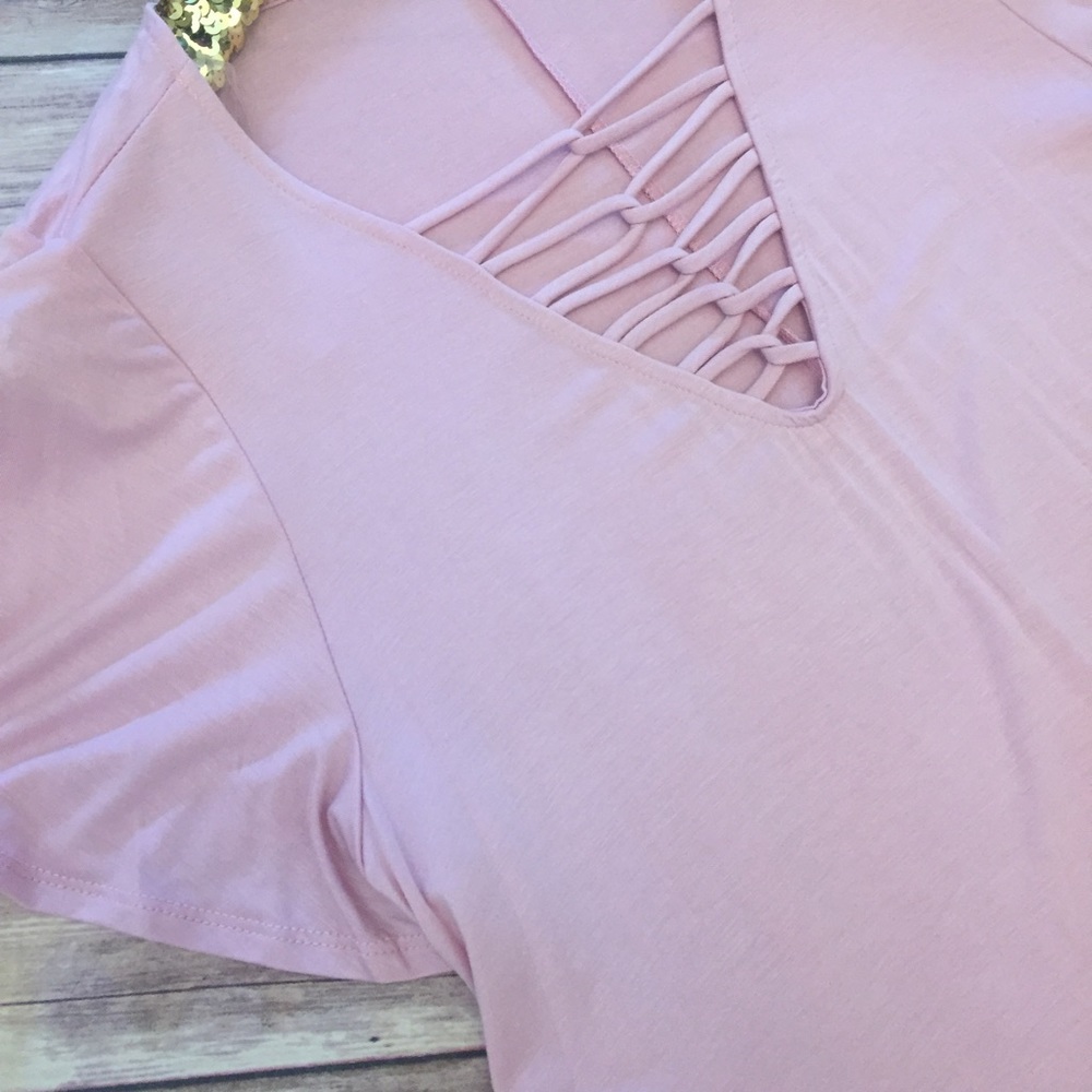 Last 1!!! 2X-3X Criss Cross Neckline Top - Blush - Picture 4 of 6