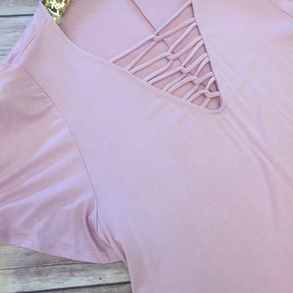 Last 1!!! 2X-3X Criss Cross Neckline Top - Blush - Picture 4 of 6