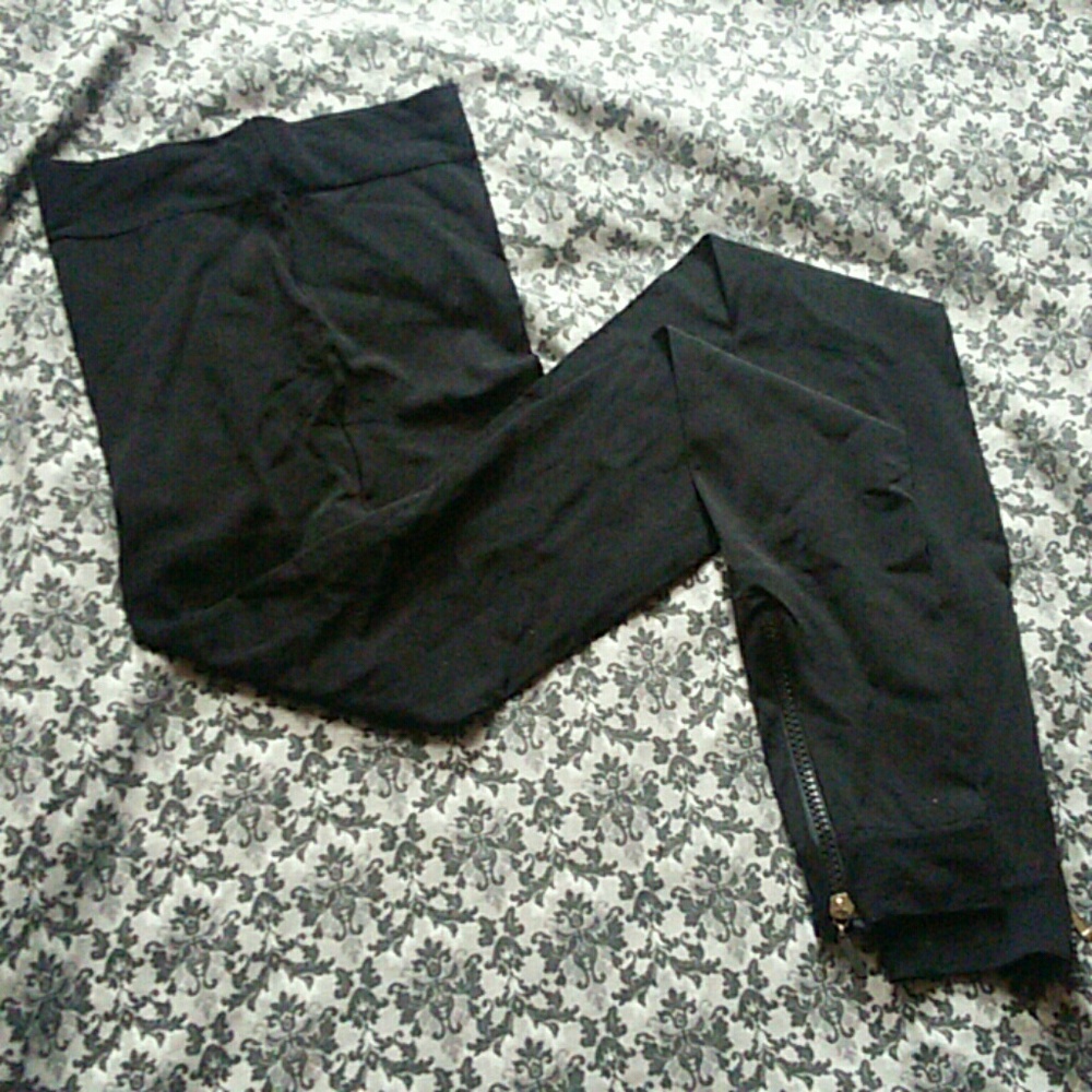 *SOLD* Black zipper tights