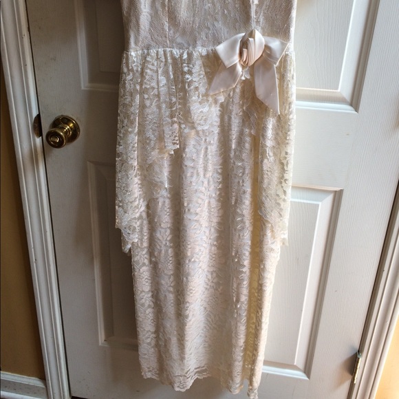 Vintage wedding gown -antique lace & lace overlay - Picture 2 of 4