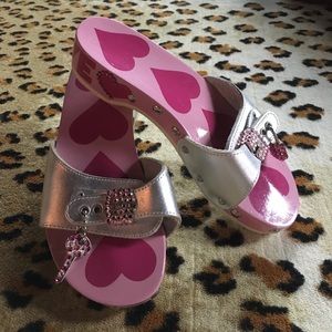 Custom designed Dr. Scholl's sandals 7