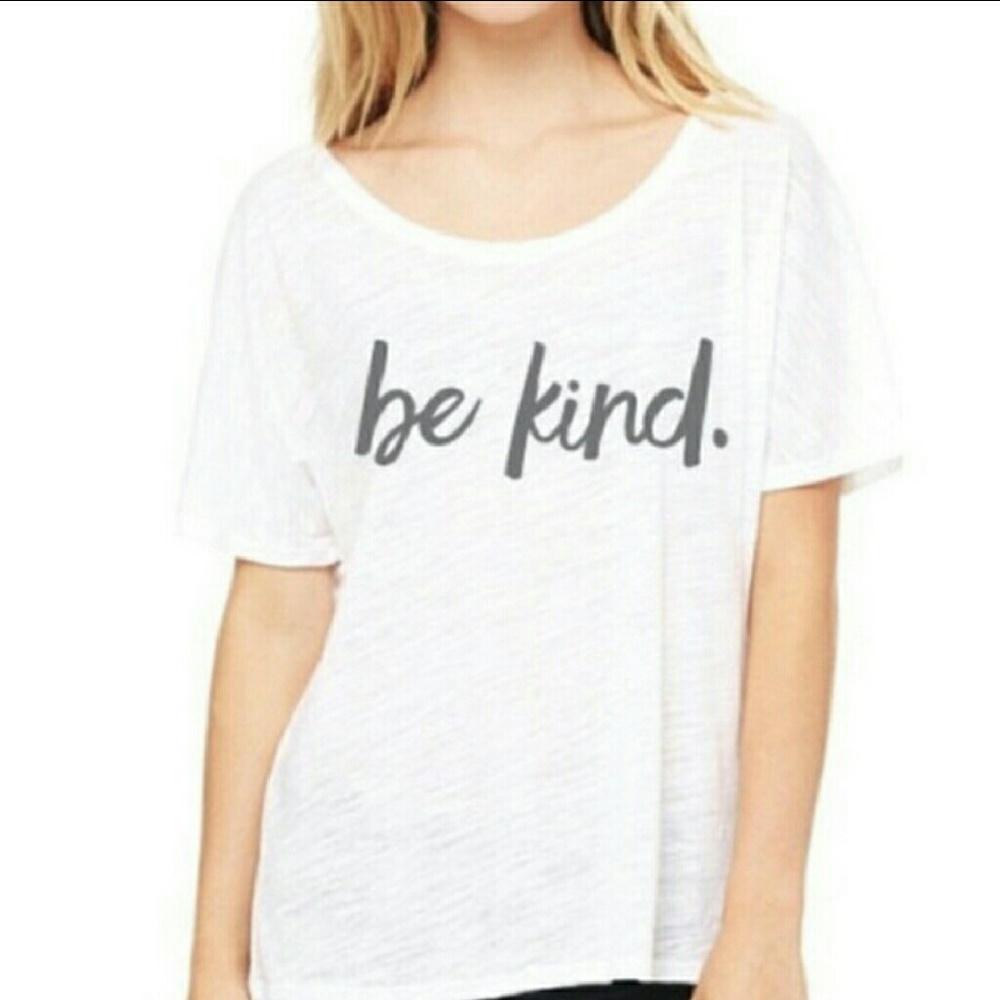 💖1 LEFT! (S)"Be Kind" slouchy tee. 💜💙