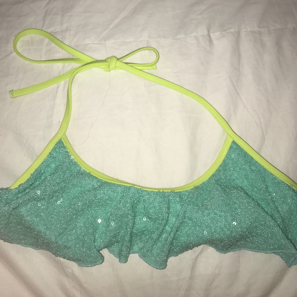 Ruffle VS bikini top