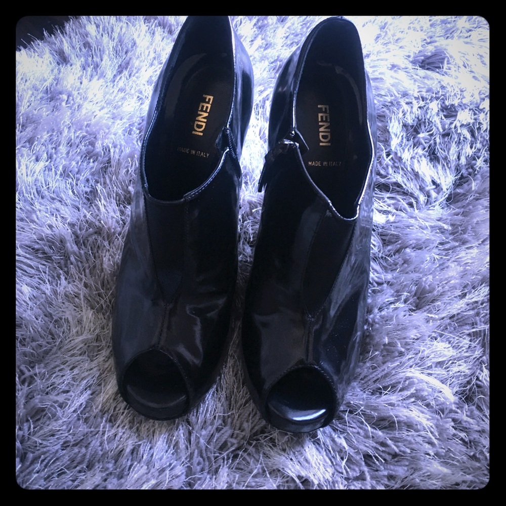 Authentic Fendi open toe pumps! - Picture 2 of 6