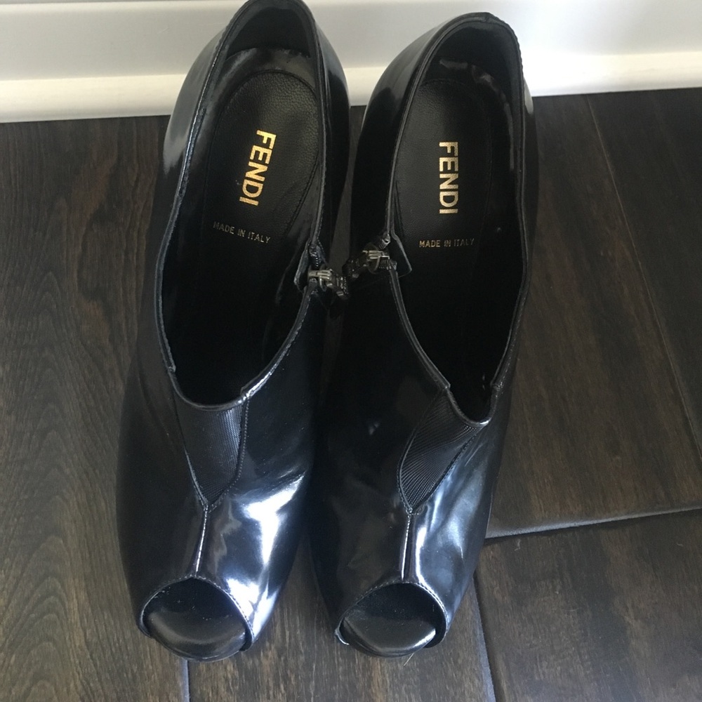 Authentic Fendi open toe pumps!