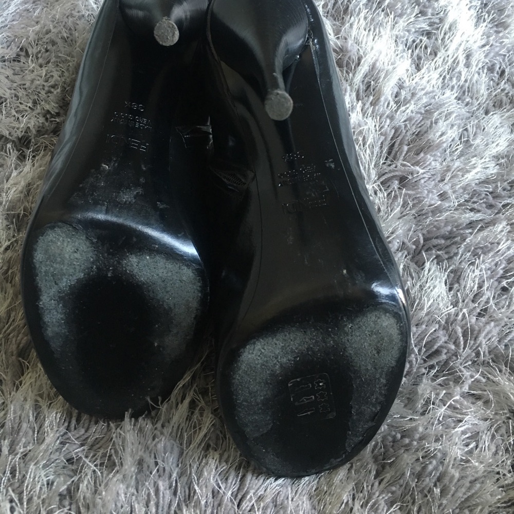 Authentic Fendi open toe pumps! - Picture 3 of 6
