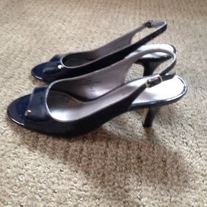 Navy Blue Liz Claiborne pumps