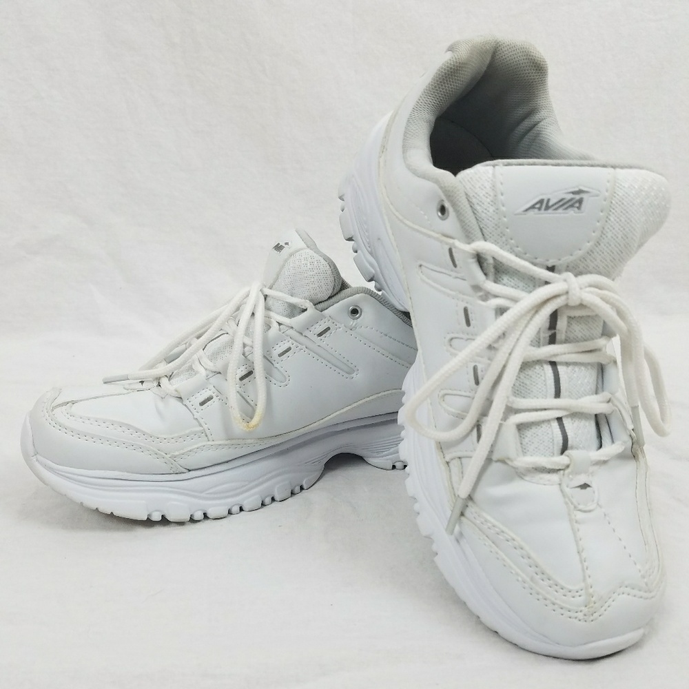 Lightweight walking shoes - Avia size 9