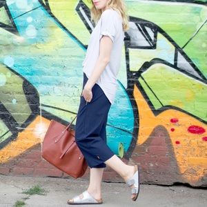 Lucy Activewear navy culotte / capri pant