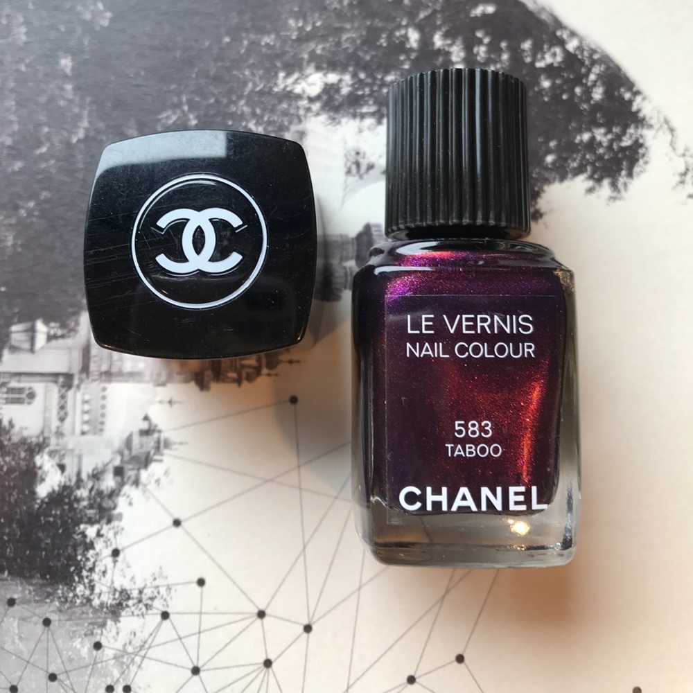 CHANEL Le Vernis 583 Taboo