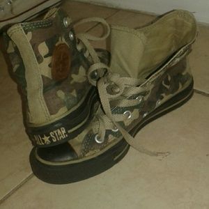 Combat converse