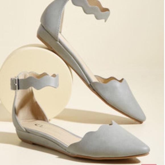 ModCloth Shoes - Grey scalloped Modcloth flat!