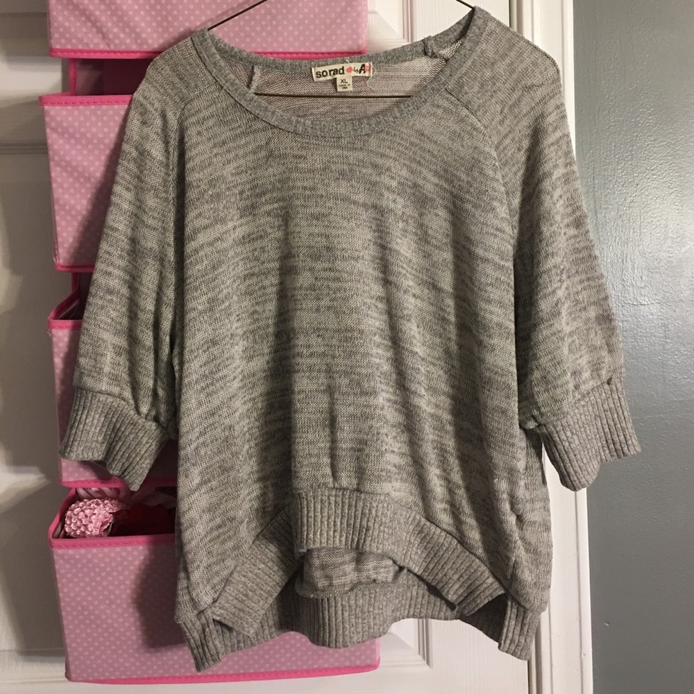 Grey top
