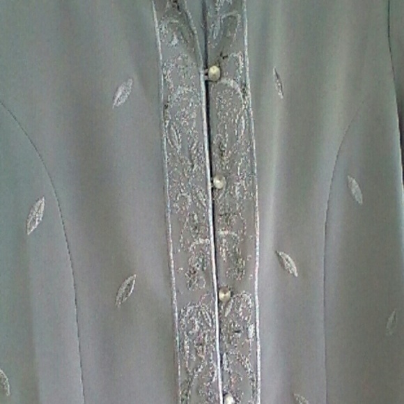 Blouse - Picture 2 of 2