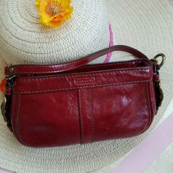Coach Handbags - 🚫 FINAL SALE 🛇Auth coach red wristlet