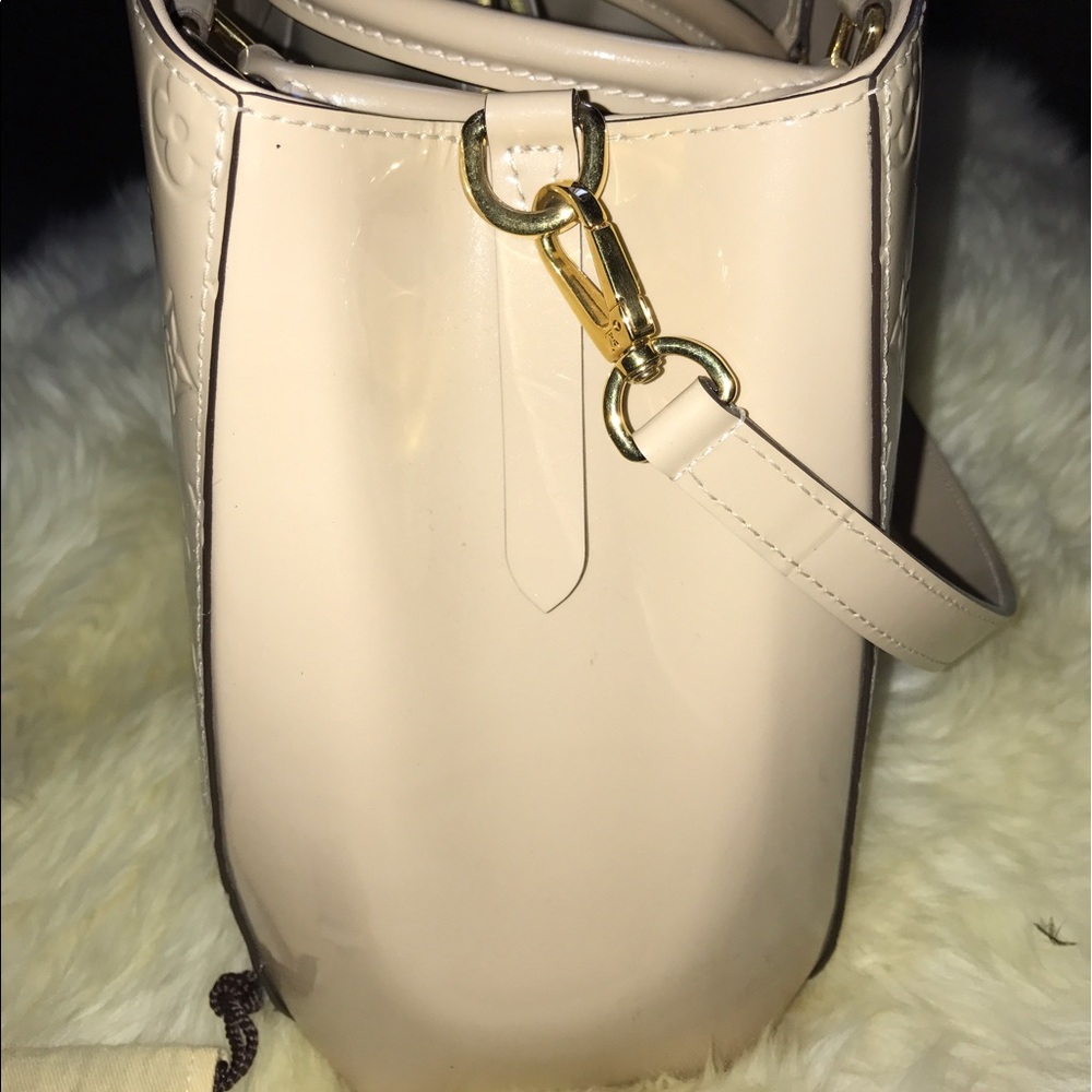 Authentic Louis Vuitton Montaigne MM Dune color - Picture 5 of 6