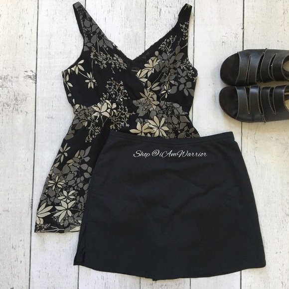 Victoria's Secret Pants - 🆕NWOT black high waisted skort (shorts/skirt)