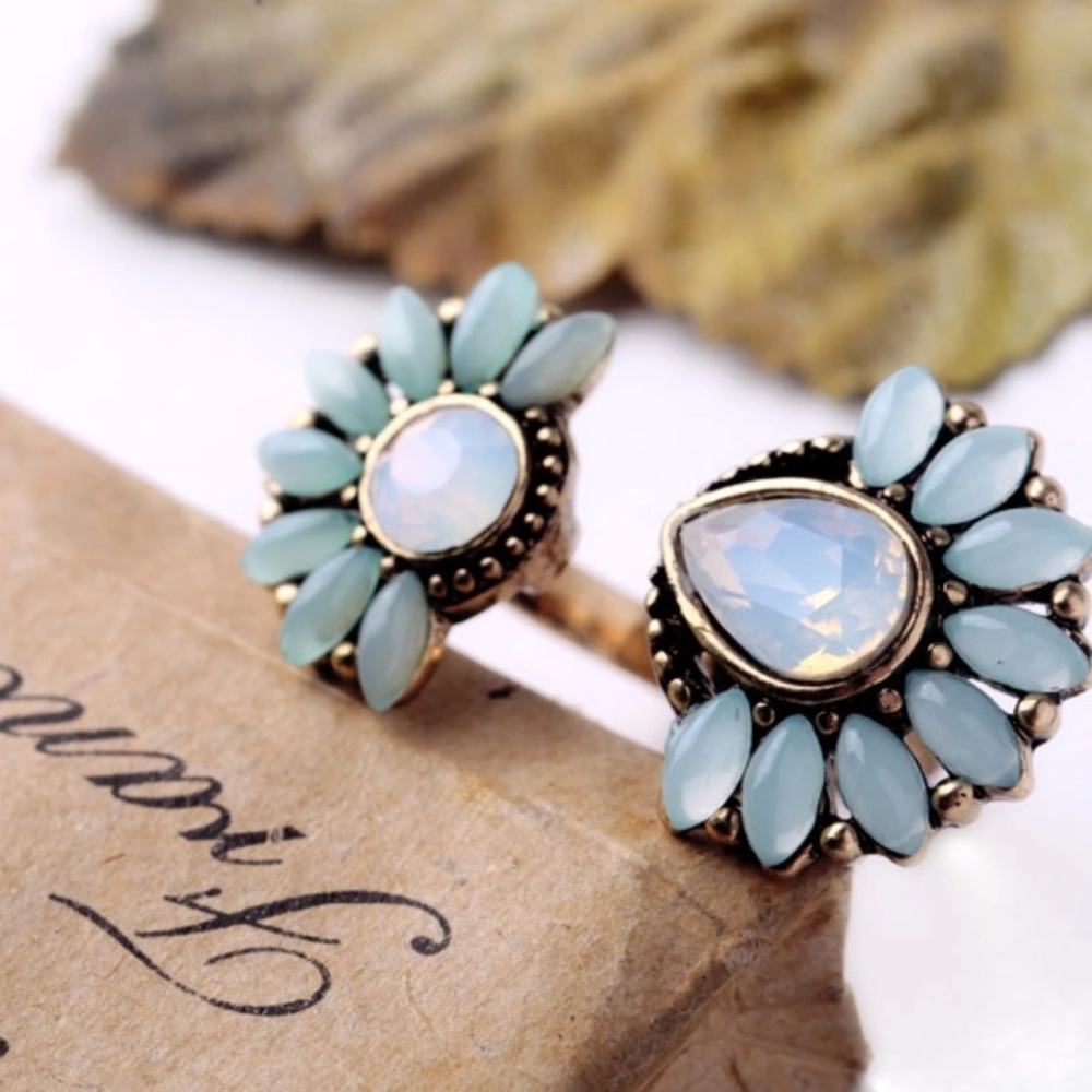 Turquoise &Gold Ring - Picture 2 of 6