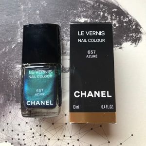 CHANEL Le Vernis 657 Azure