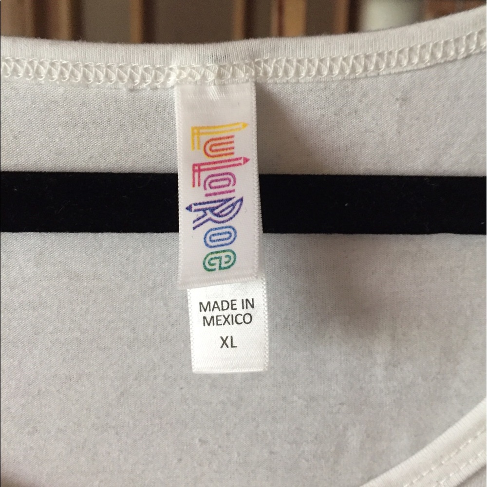 HARD TO FIND XL WHITE CLASSIC T