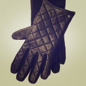Ralph Lauren Quilted Leather Tech Gloves