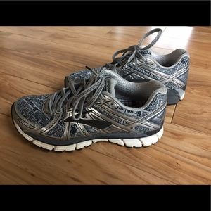 Women's Brooks adrenaline GTS 17 running shoes