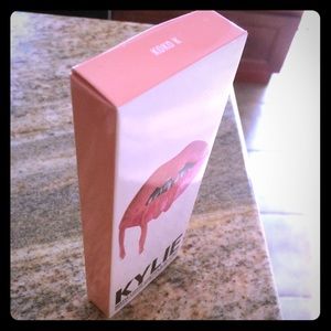 Kylie Lipkit - Different Colors